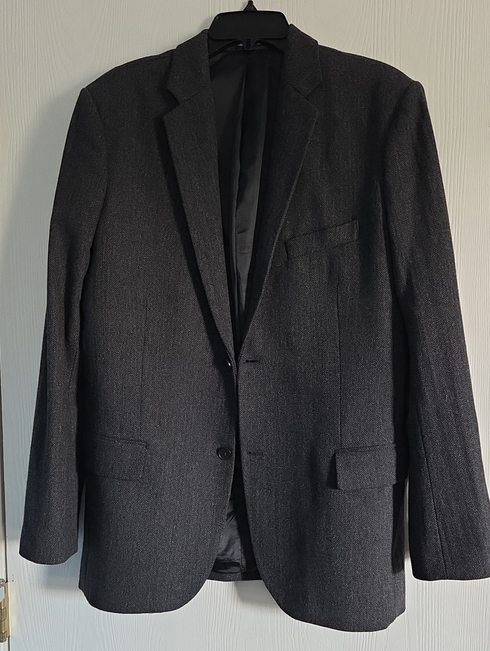 Classic Men's Dark Gray Herringbone Blazer - Tailored Two-Button Sport Coat
